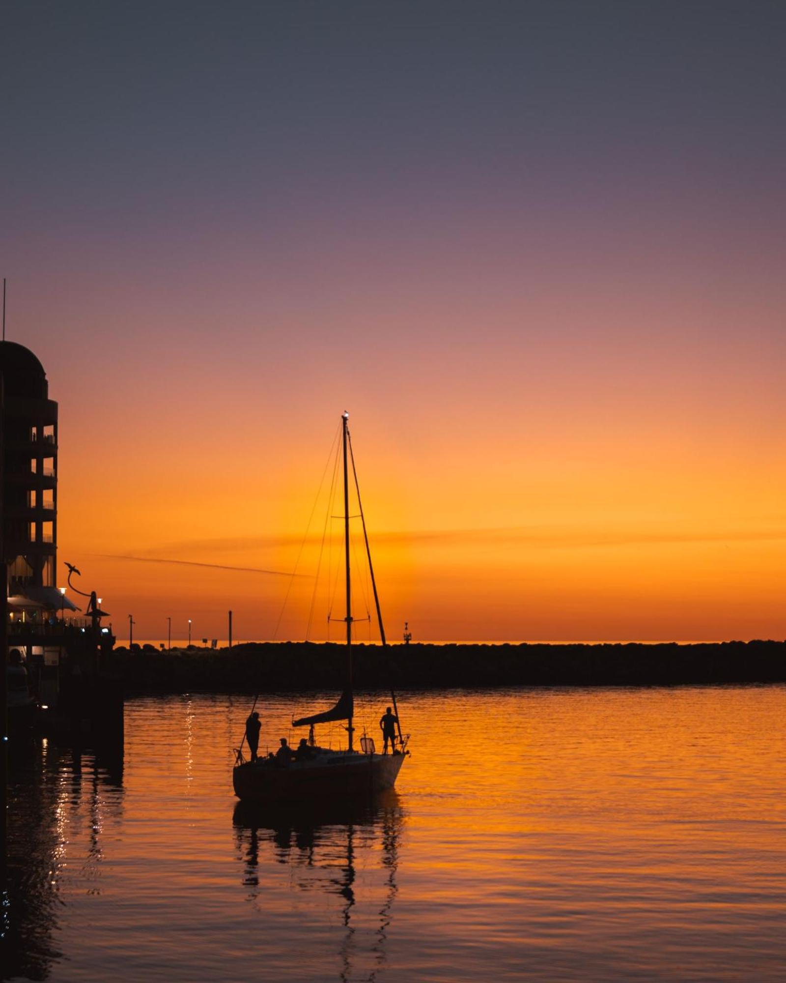 Belle Escapes - Glenelg Seaside Apartment 外观 照片